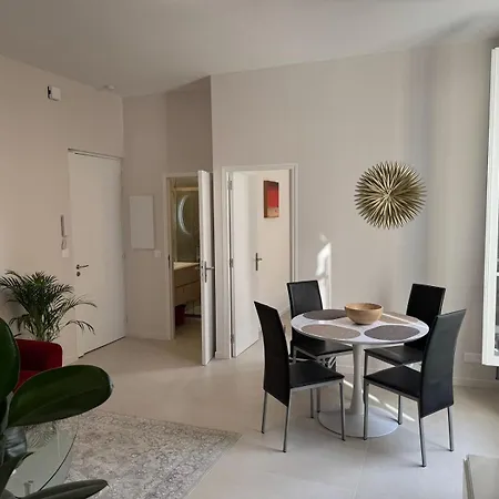 Ambassador Promenade ! *