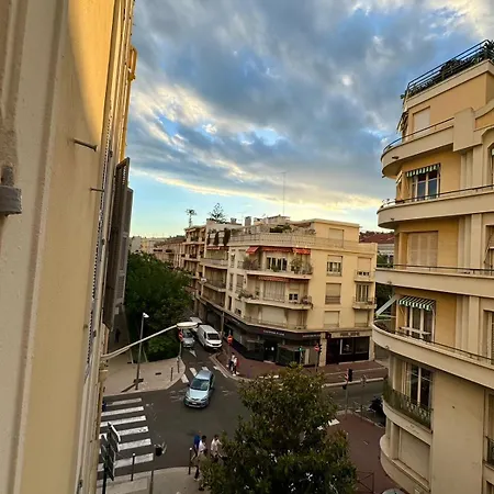 Ambassador Promenade !